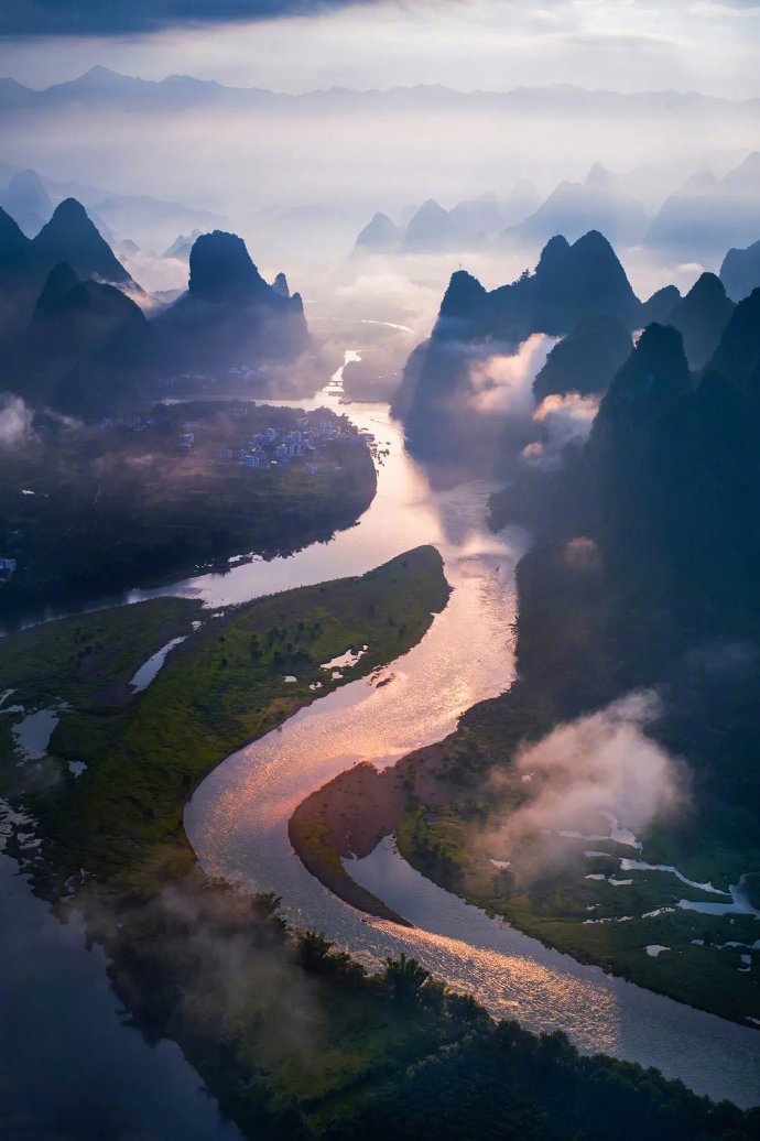 广西魅力之夜，主持人倾情开场